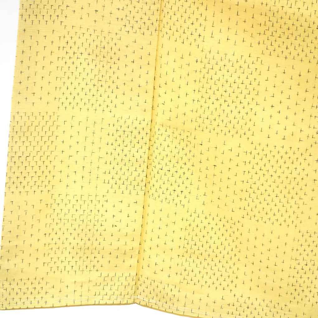 紬 身丈154 cm 裄63 5 前幅24 後幅30 袖丈47 袖幅32 レディース 袷 絣模様 裄Mサイズ 秋冬春用 正絹 シルク イエロー リメイク リユース リサイクル 呉服のきくや