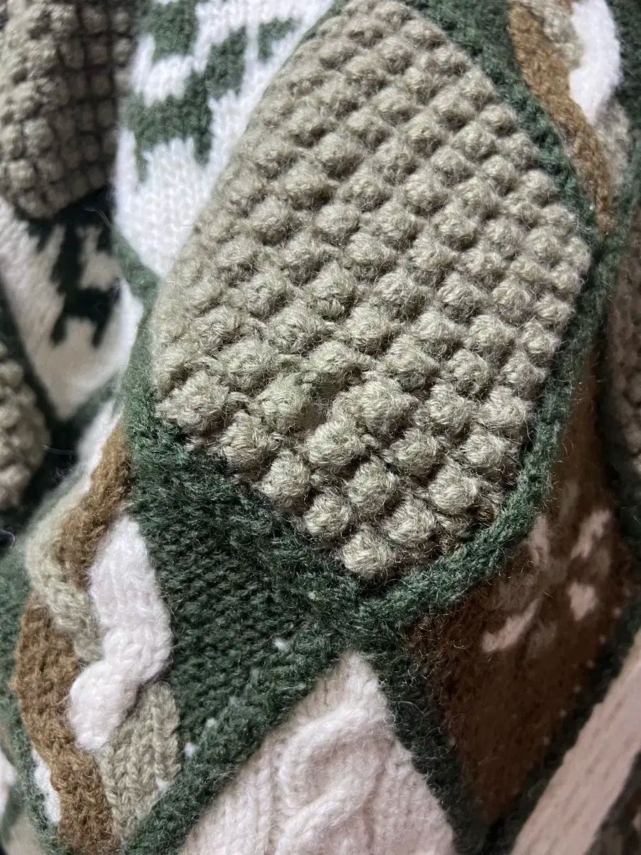 ポンポン ケーブル