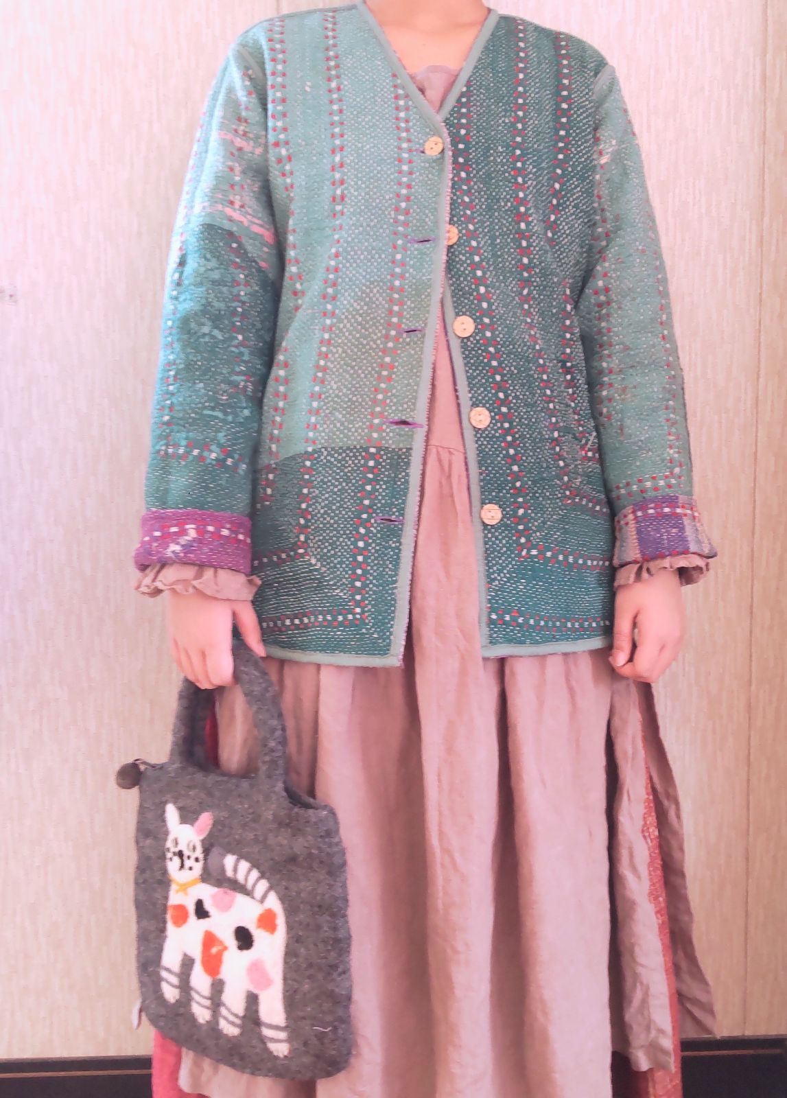 14 グドゥリー ミドル丈 ショート ジャケット ヴィンテージ パッチワーク カンタ刺繍 ボロ インド ビンテージ BORO アンティーク シャビーシック ラリーキルト 手縫い 刺し子 ハンドメイド 刺子 グリーン 緑色 パープル 紫色