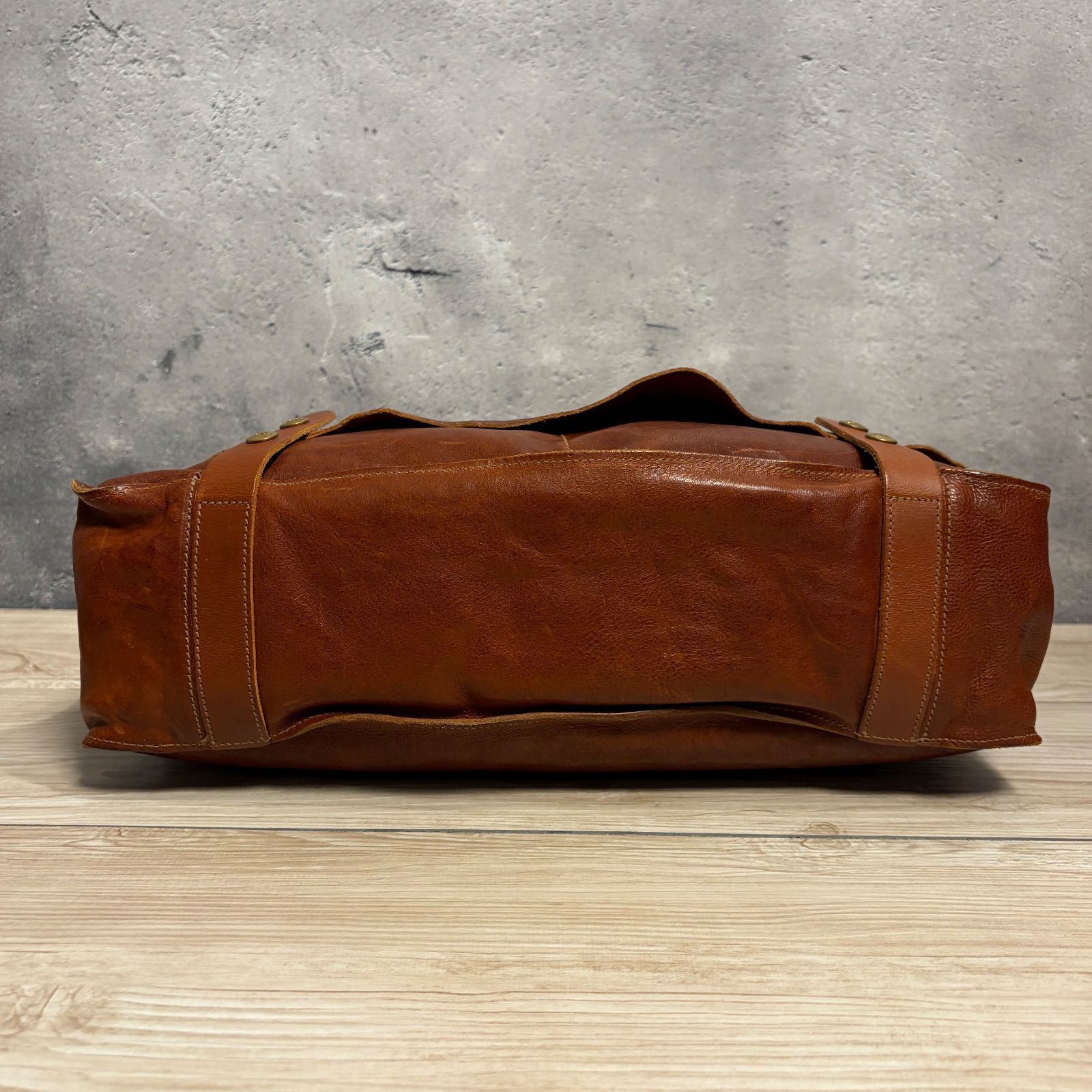 IL BISONTE ブラウン レザー ビジネスショルダーバッグ IL BISONTE/イルビゾンテ】 ワンショルダー ショルダーバッグ レザー