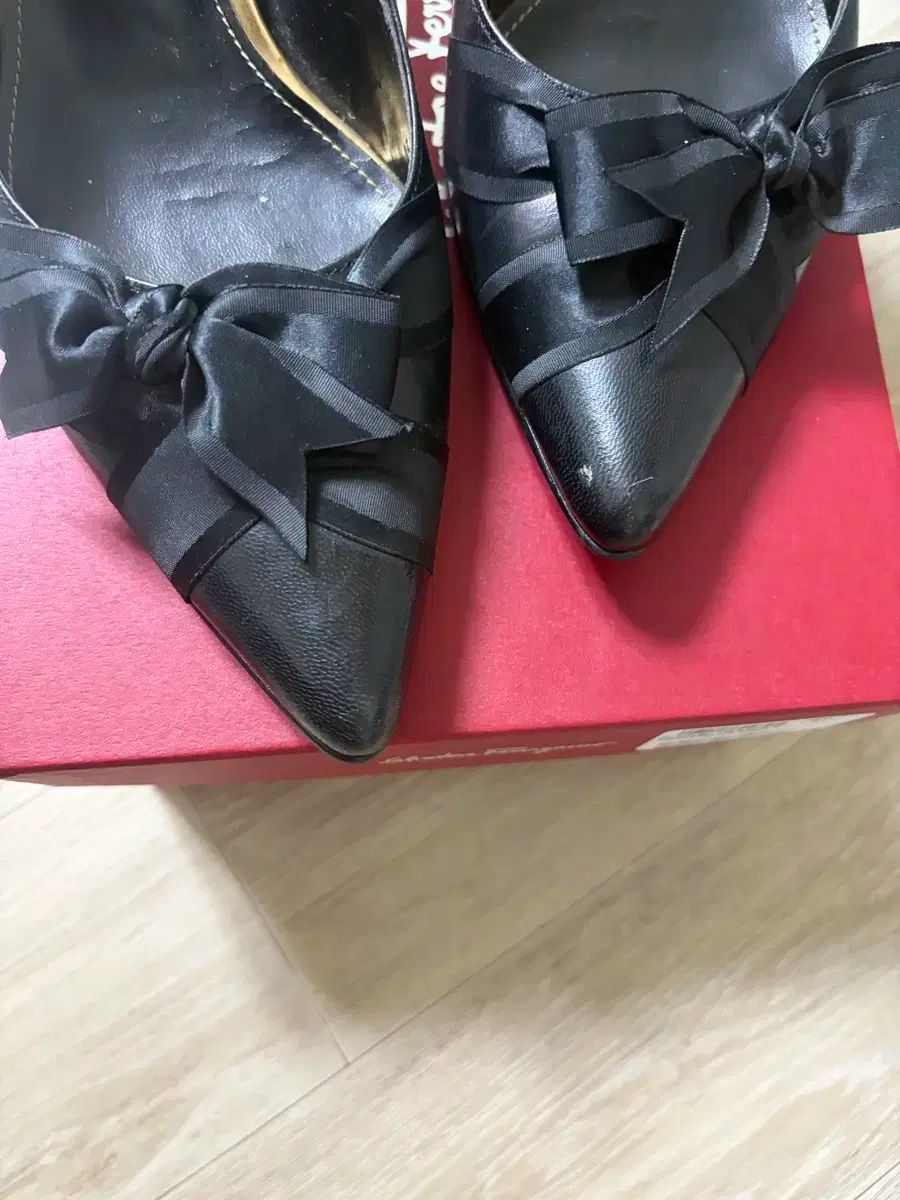 ブラック リボン靴