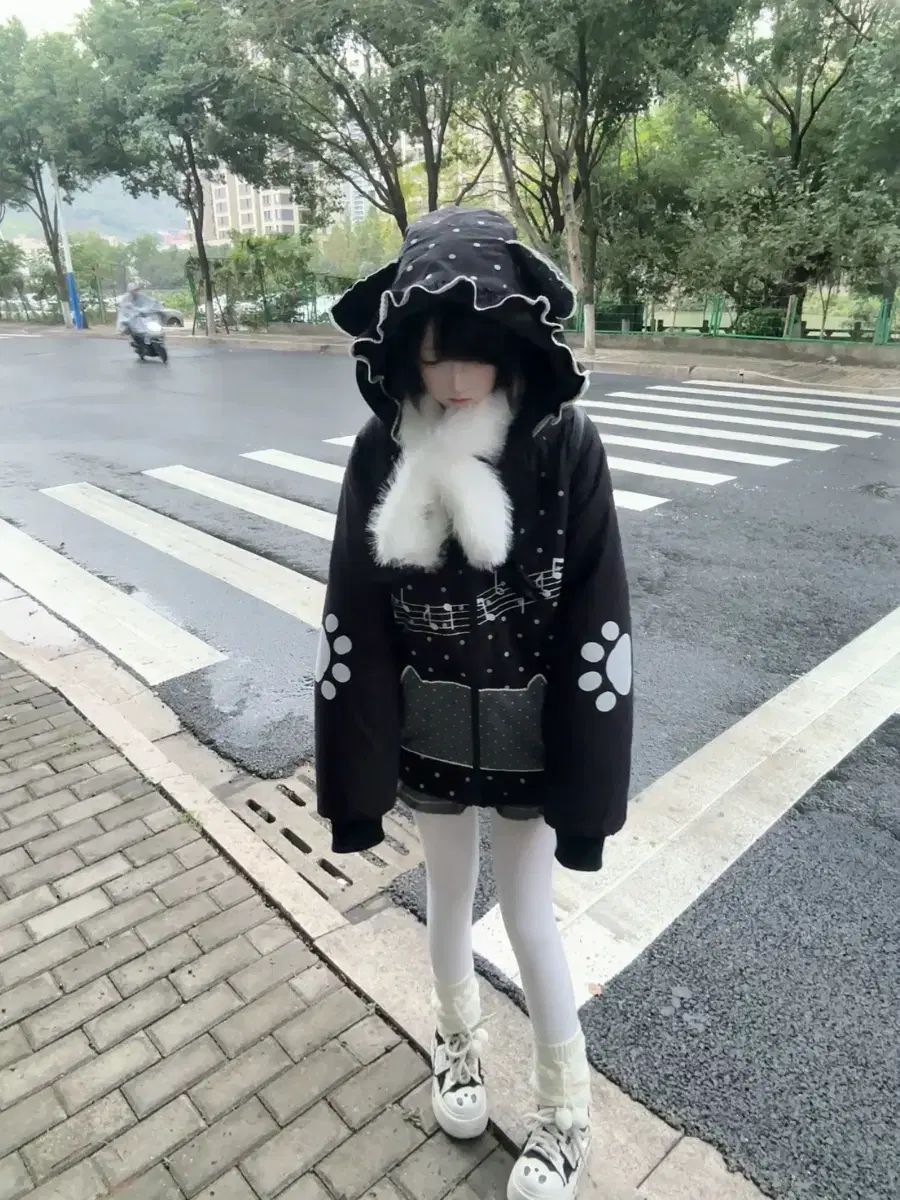 ドット アンド アンチック フーWHO キャット イヤリング マウンテンパーカー ダウン コート