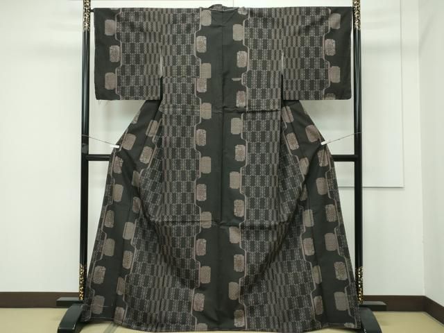 平和屋着物 上 本場大島紬 泥染め 9マルキ 吉祥花文 中村織物謹製 証紙付き s 5