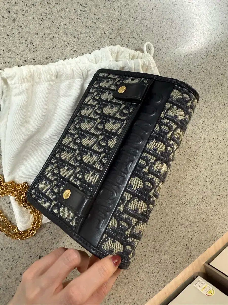 モンテーニュ トゥーインワン