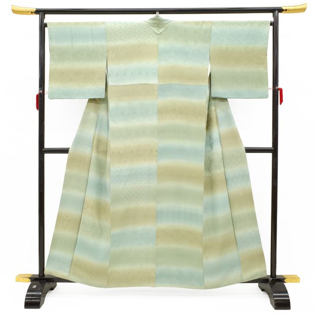 小紋 着物 袷 正絹 リサイクル グリーン系 段ぼかし 緑 青緑 茶緑 地紋 寄せ柄 紋意匠 花唐草 花菱 蜀江 立涌 セミフォーマル カジュアル 春 秋 冬 仕立て上がり 身丈159 裄丈67 Ｍサイズ みやがわ sb 16600