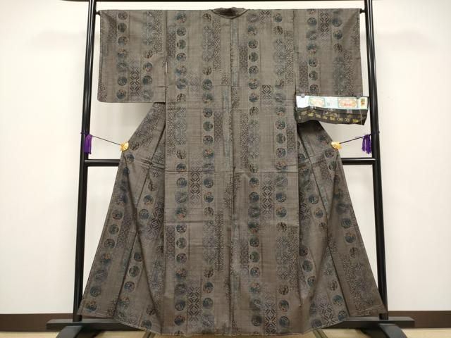 平和屋着物 上 本場大島紬 9マルキ 泥染め 花丸間道 くぼた謹製 やまと誂製 証紙付き s 5