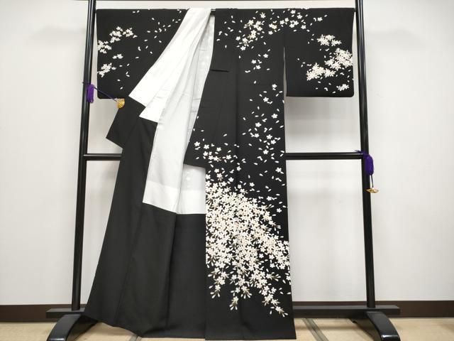 平和屋着物 上 訪問着 作家物 駒刺繍 舞桜 黒地 金彩 s 5