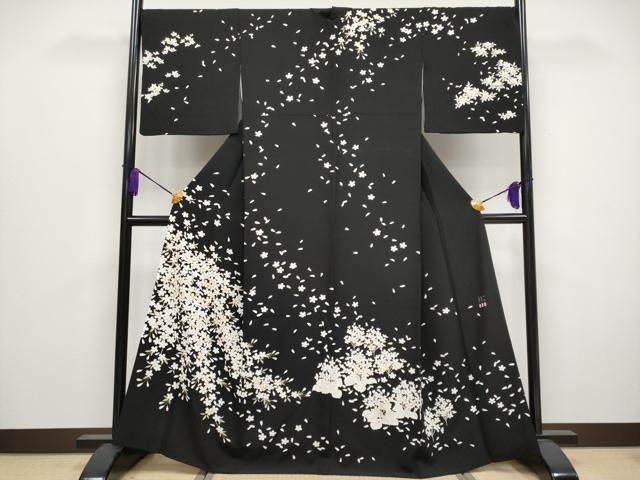 平和屋着物 上 訪問着 作家物 駒刺繍 舞桜 黒地 金彩 s 5