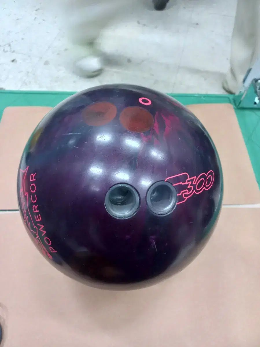 ボーリングボール 15 p トゥーフィンガー クダ パワーコア