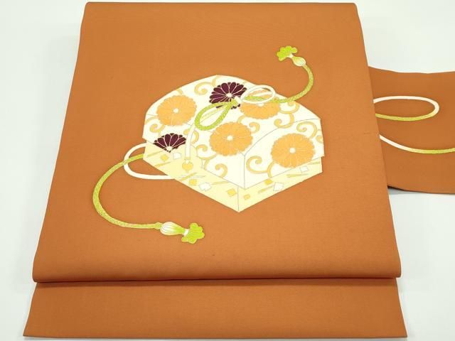 平和屋着物 上 銀座 志ま亀 塩瀬 九寸名古屋帯 文箱菊唐草文 金彩 灰茶色地 たとう紙付き s 5