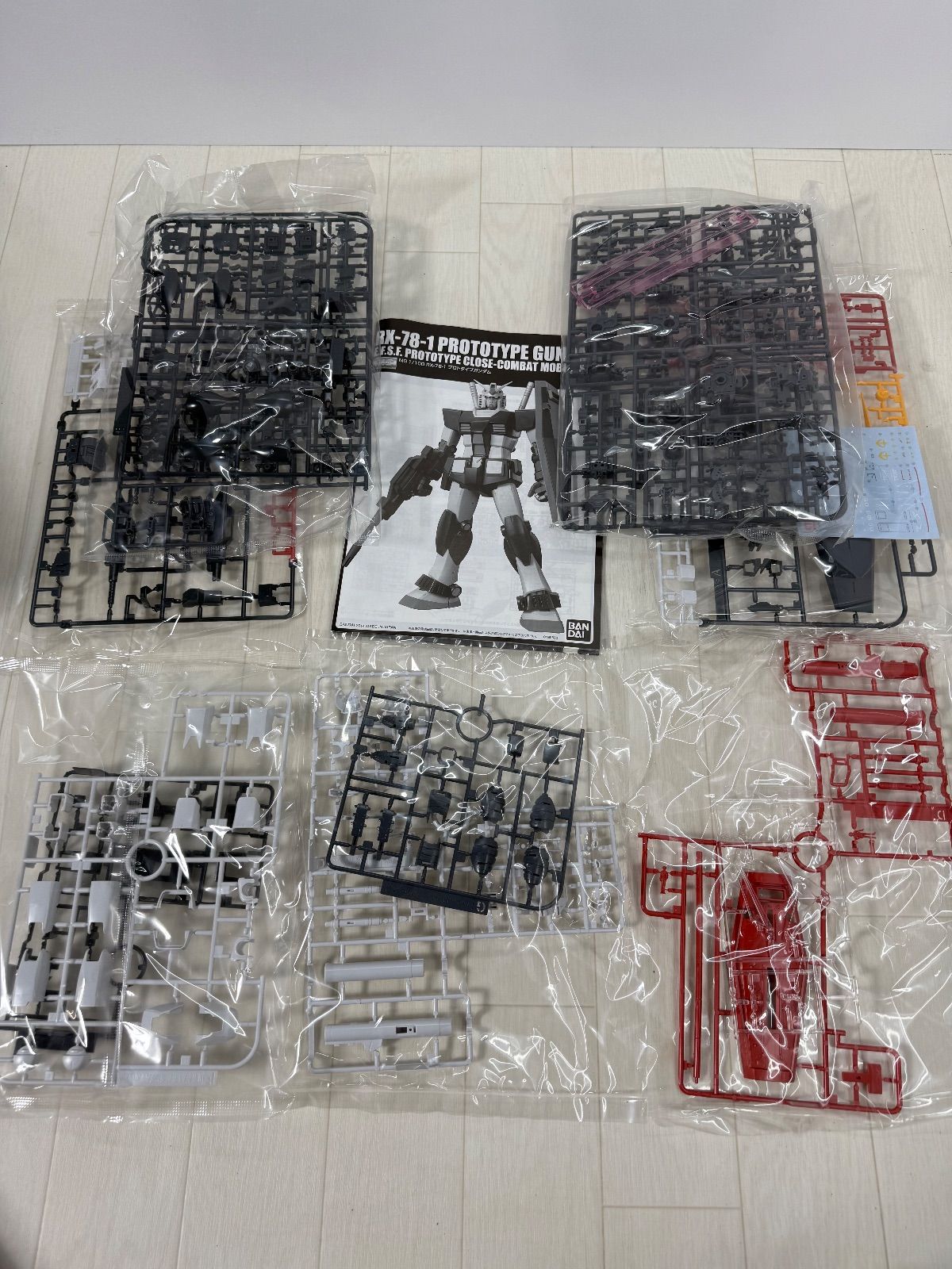 1 100 MG RX 78 ガンダム バンダイ
