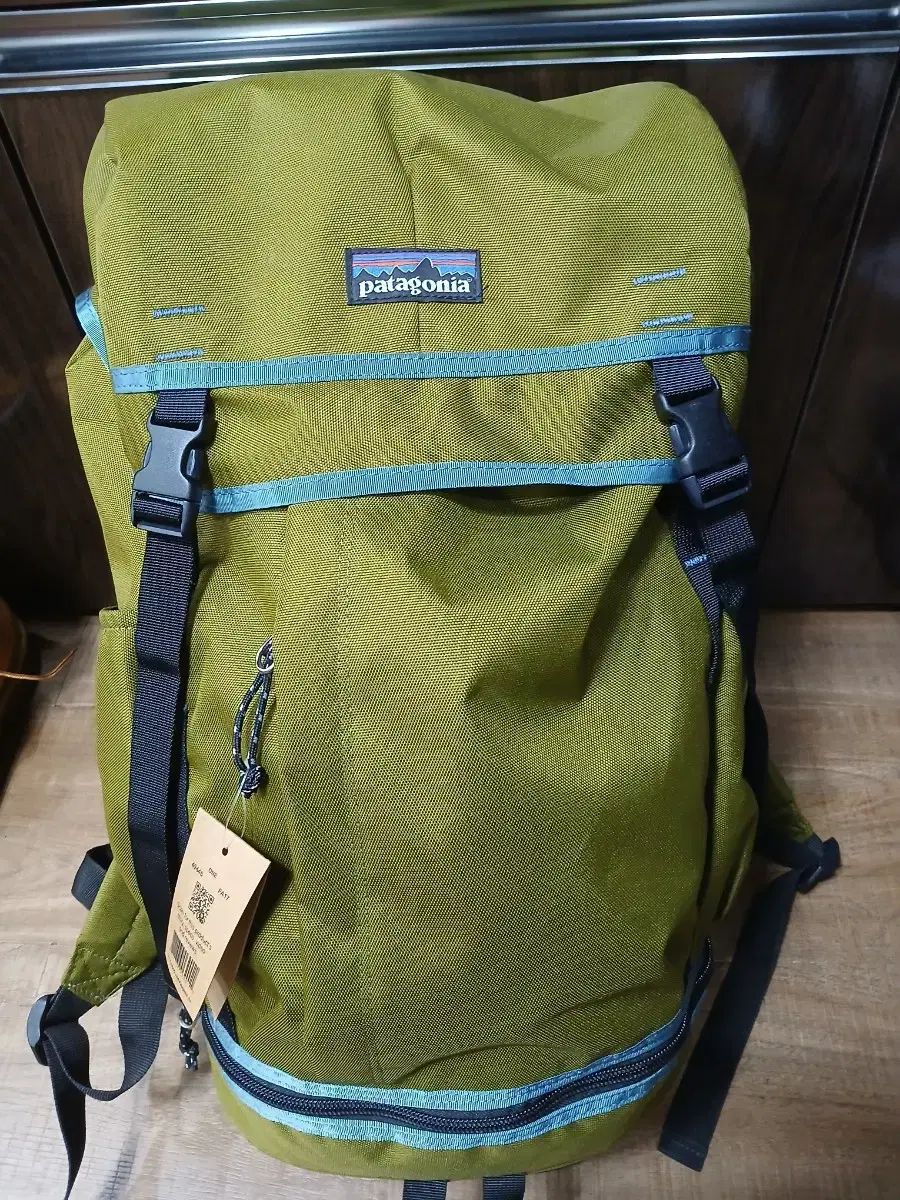 パタゴニア オリーブ色