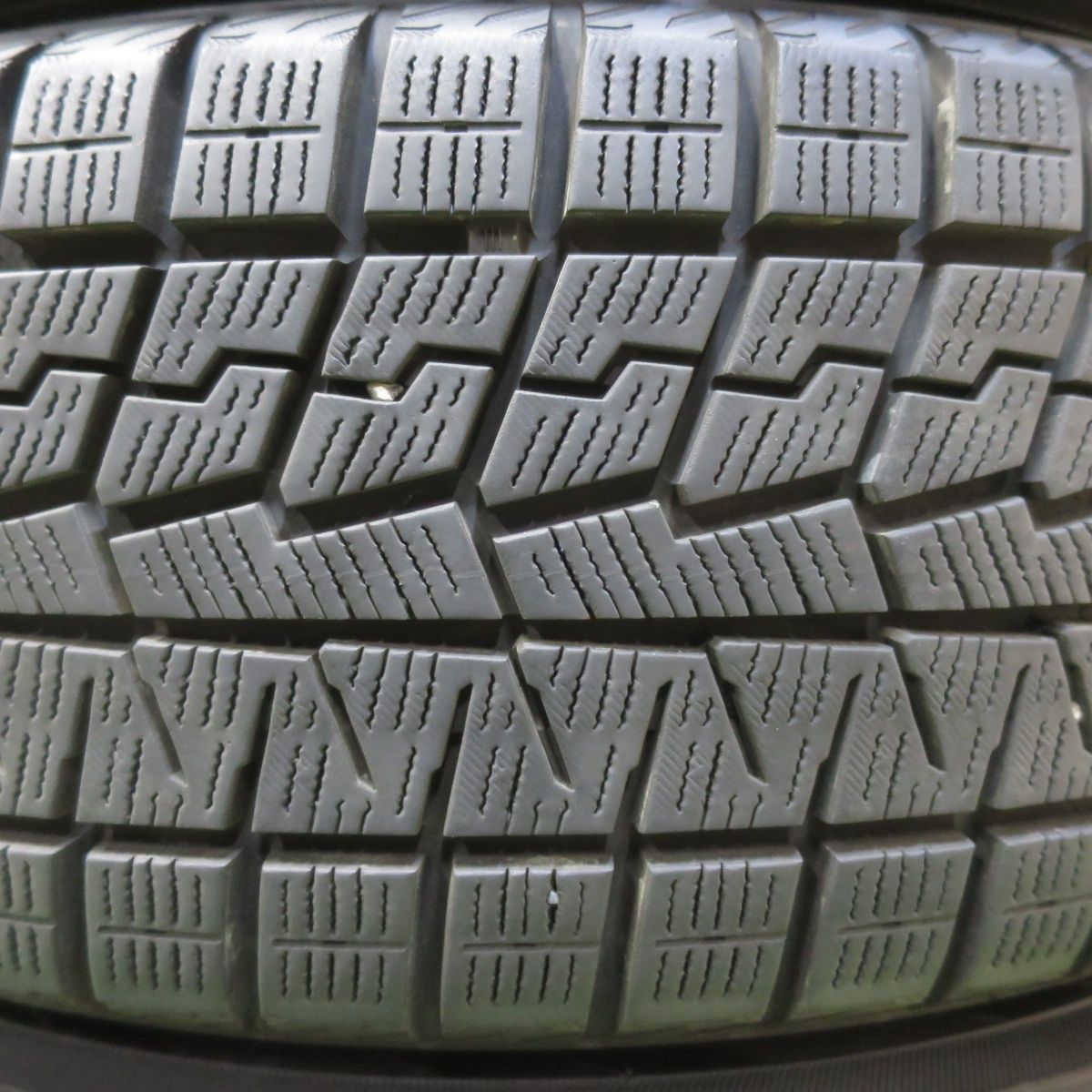  バリ溝 23年 キレイ 9 5分 スタッドレス 185 60 R 15 ヨコハマ アイスガード iG 70 VELVA SPORTZ ヴェルヴァ 15インチ PCD 100 4 H 5110703イス 15インチ タイヤ ホイールセット