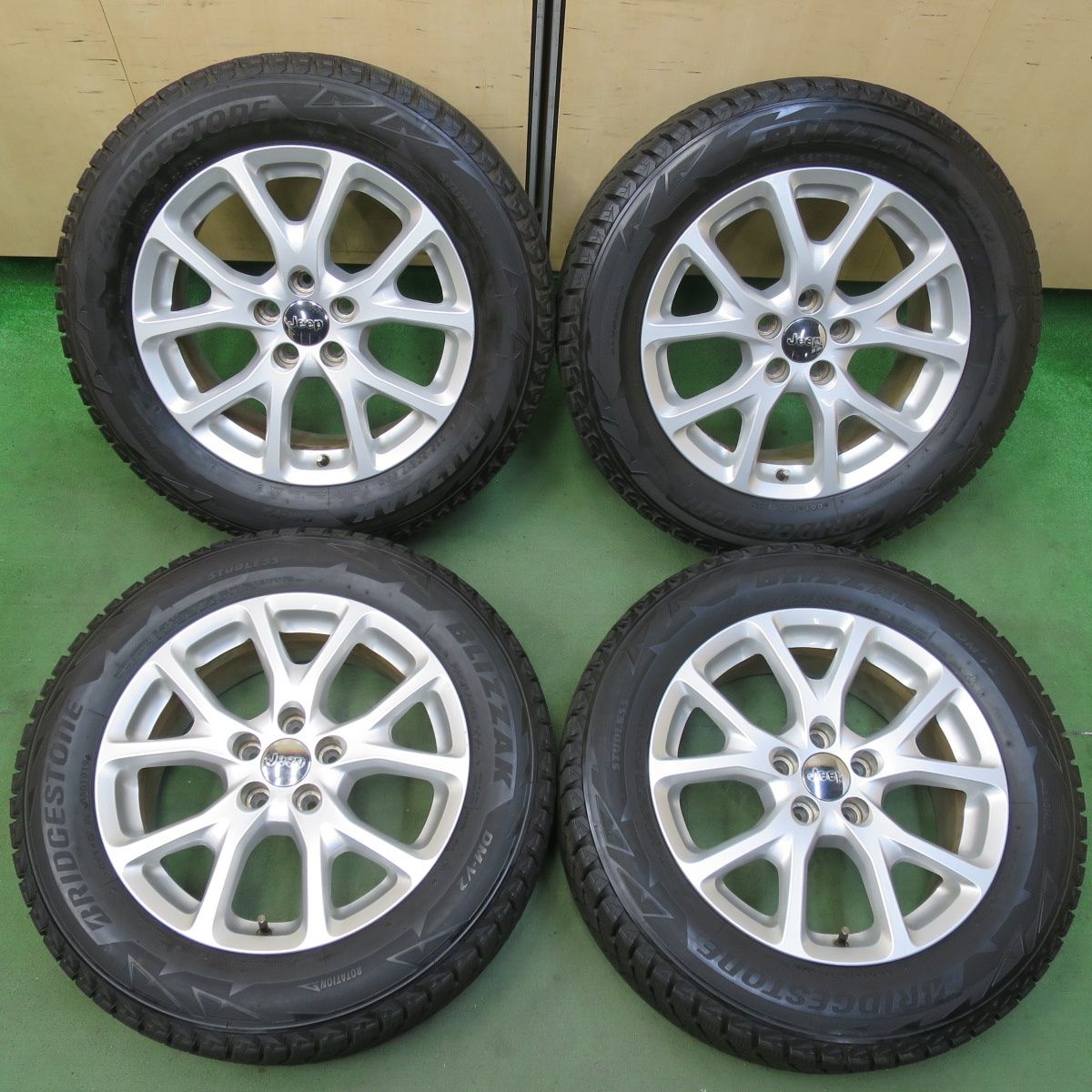 バリ溝 キレイ 8 5分 JEEP ジープ KL チェロキー 225 60 R 17 スタッドレス ブリヂストン ブリザック DM V 2 17インチ PCD 110 5 H 5110707イス