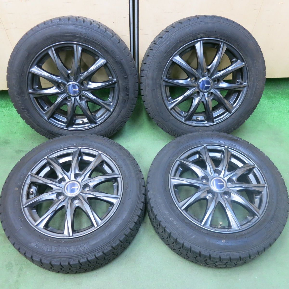 バリ溝 22年 キレイ 8 5分 スタッドレス 175 65 R 15 グッドイヤー アイスナビ7 D O S DOS 15インチ PCD 114 3 5 H ス