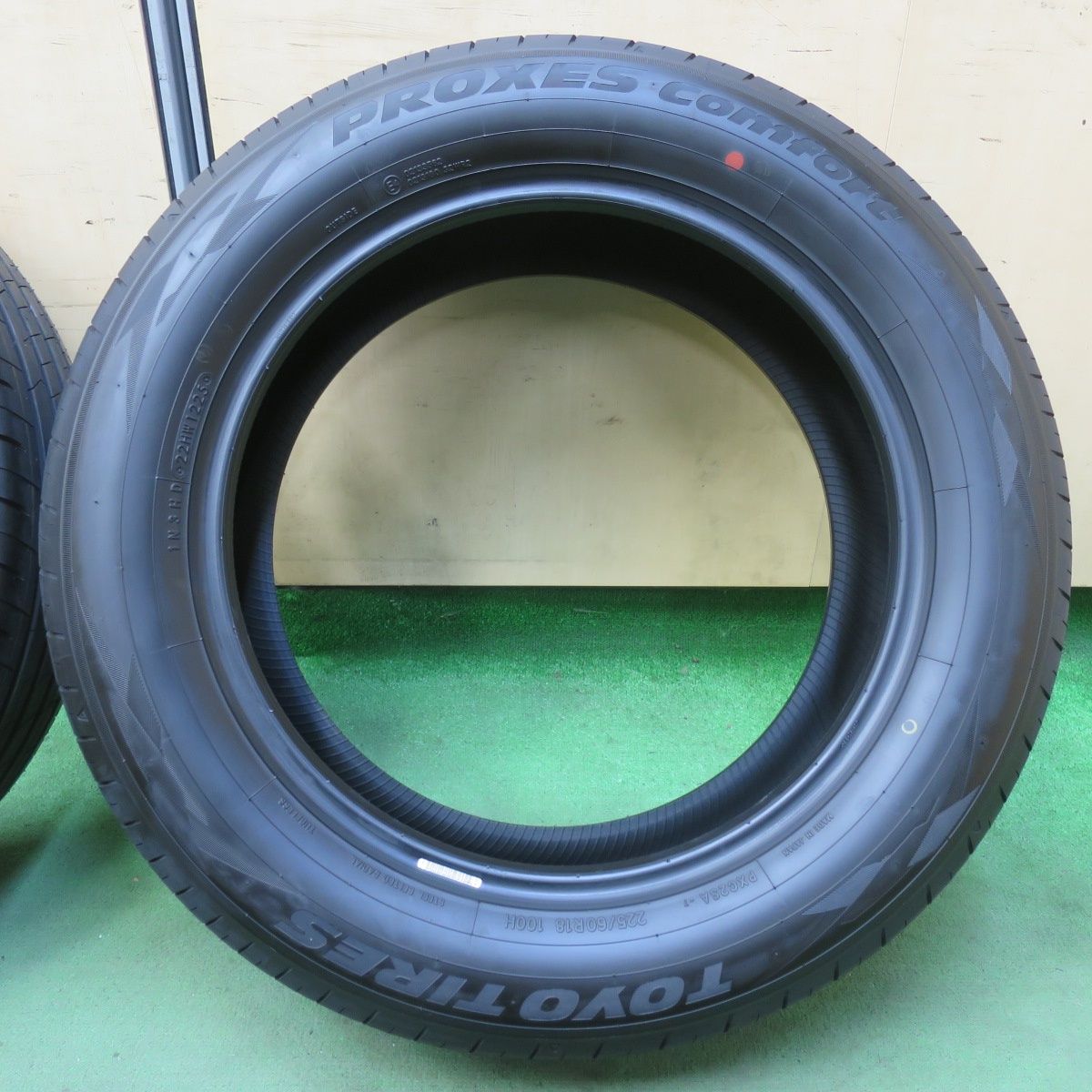  新車外し 25年 225 60 R 18 トーヨー プロクセス Comfort コンフォート タイヤ 18インチ 40系 アルファード ヴェルファイア 等 5110702イノタ 18インチ サマータイヤ ノーマルタイヤ