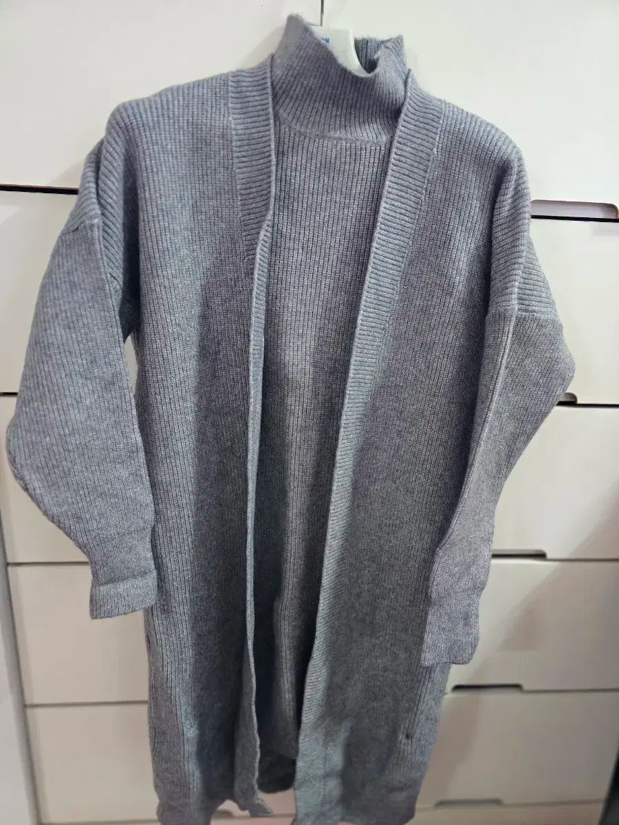 ワイン色 グレー