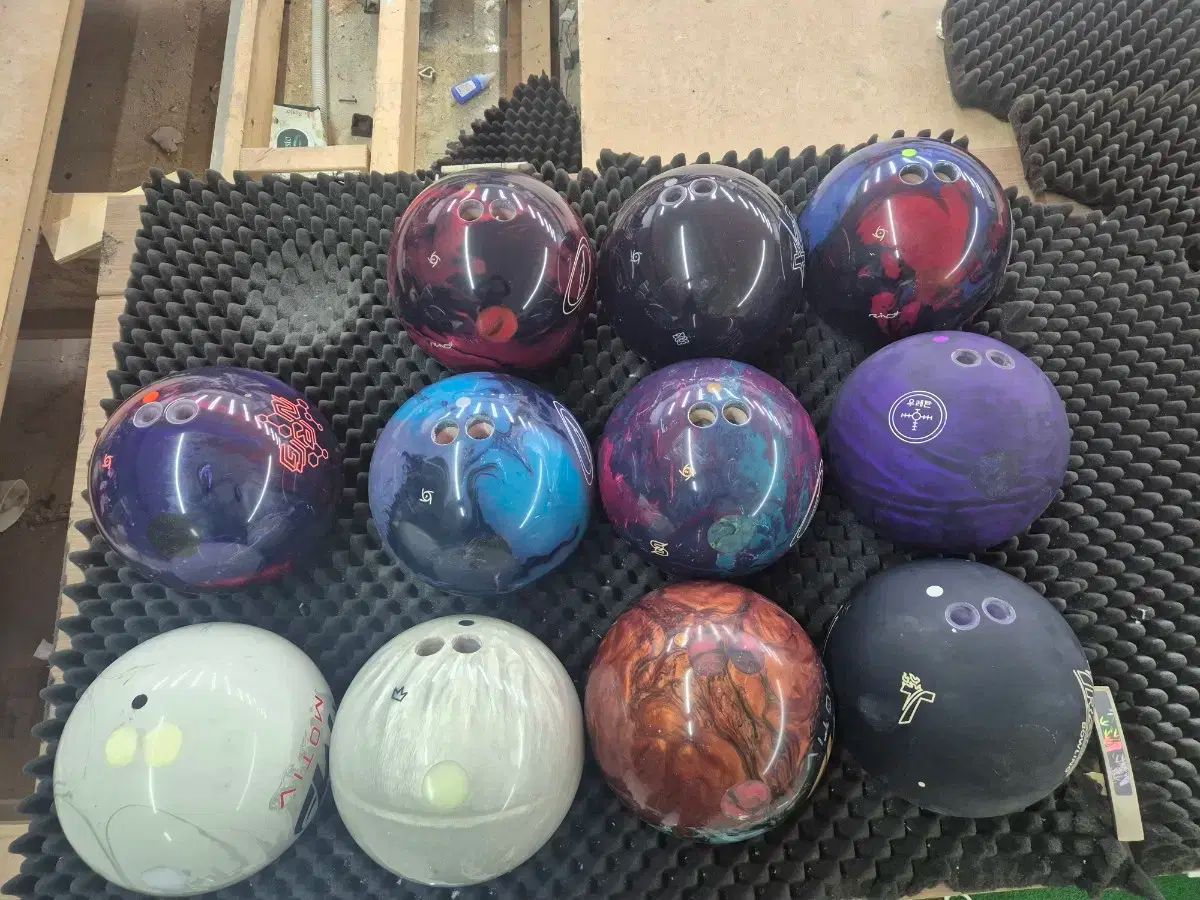  左手ボーリングボール 14 15パウンド A級 ボウリング スポーツ