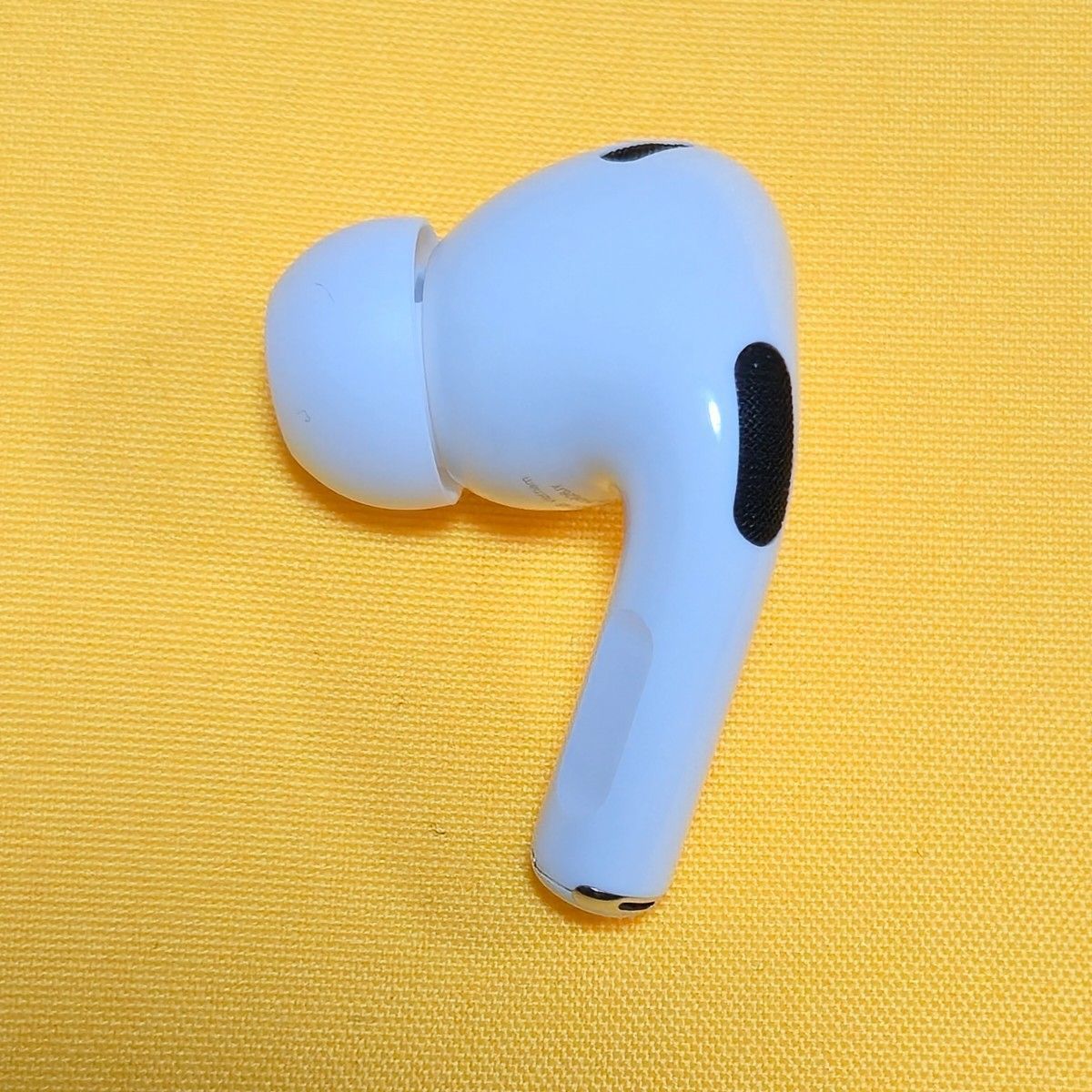 赤字覚悟の大特価。 AirPods pro 第2世代 左耳 USB-C A3048 片耳 L 新色が続々入荷。