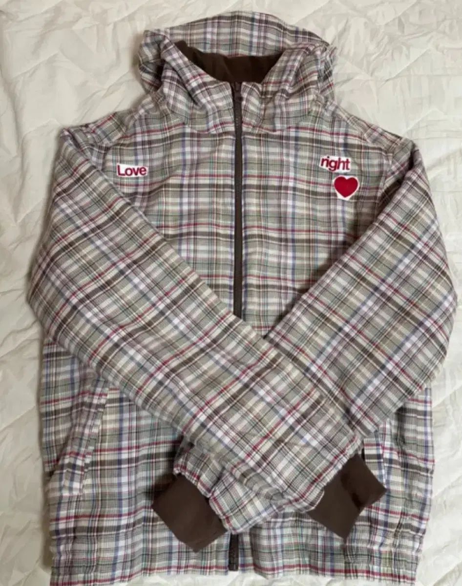 THE MUSEUM VISITOR ミュウ カルバン クライン パフ