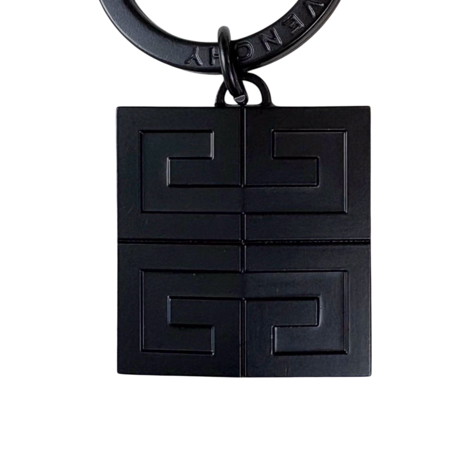 新品未使用ジバンシーgivenchyレザースタッズキーリングキーホルダーブラック 新品未使用ジバンシーgivenchyレザースタッズキーリングキーホルダー