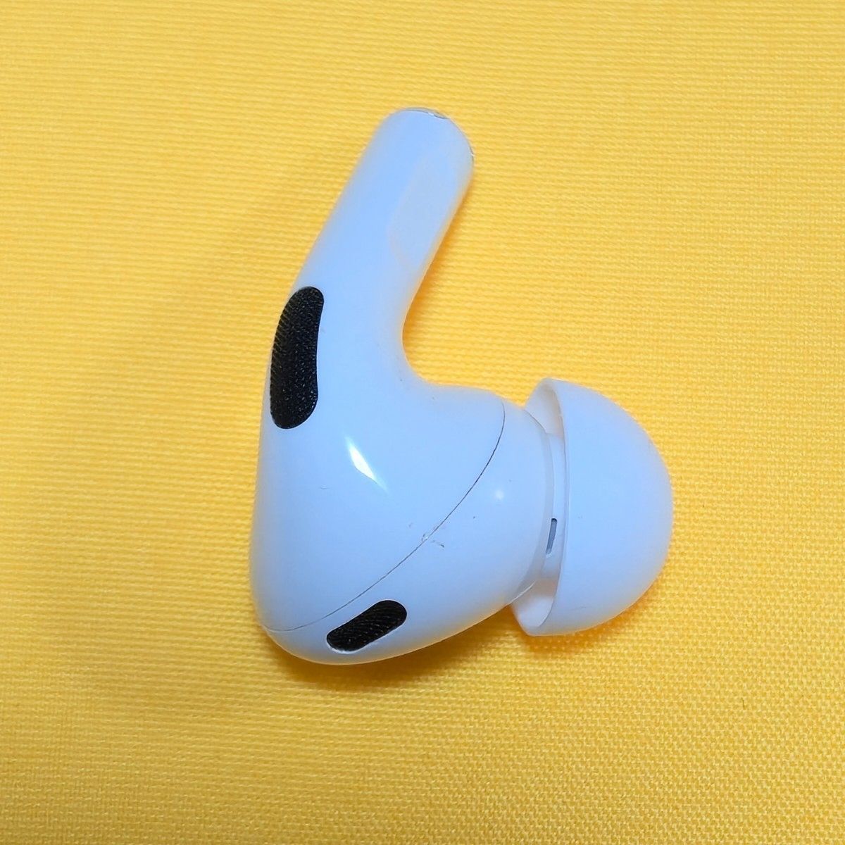 AirPods Pro 第2世代　lightning 左耳a2699 本体 AirPods pro 第2世代 左耳 Lightning A2699 - メルカリ
