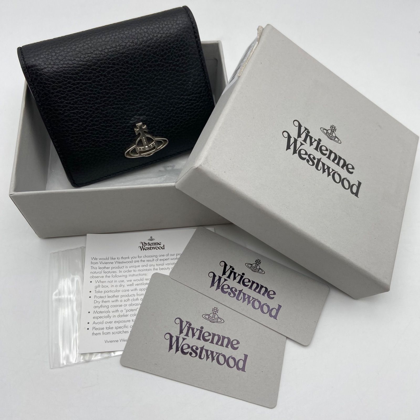 Vivienne Westwood ヴィヴィアンウエストウッド 二つ折り財布 ブラック レザー ME 76 2825