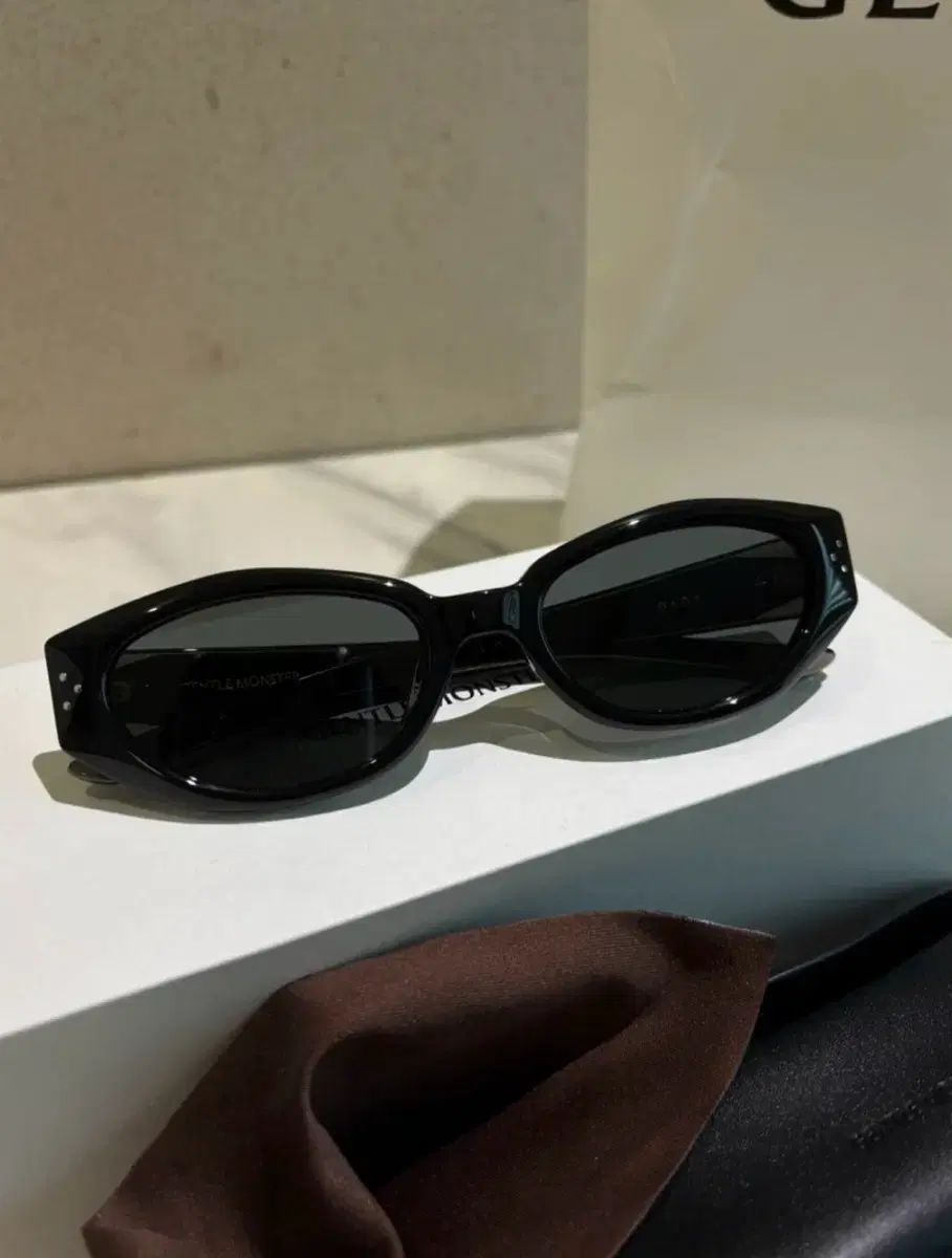 ジェニ 着用 GENTLE MONSTER ジェントルモンスター サングラス DADA
