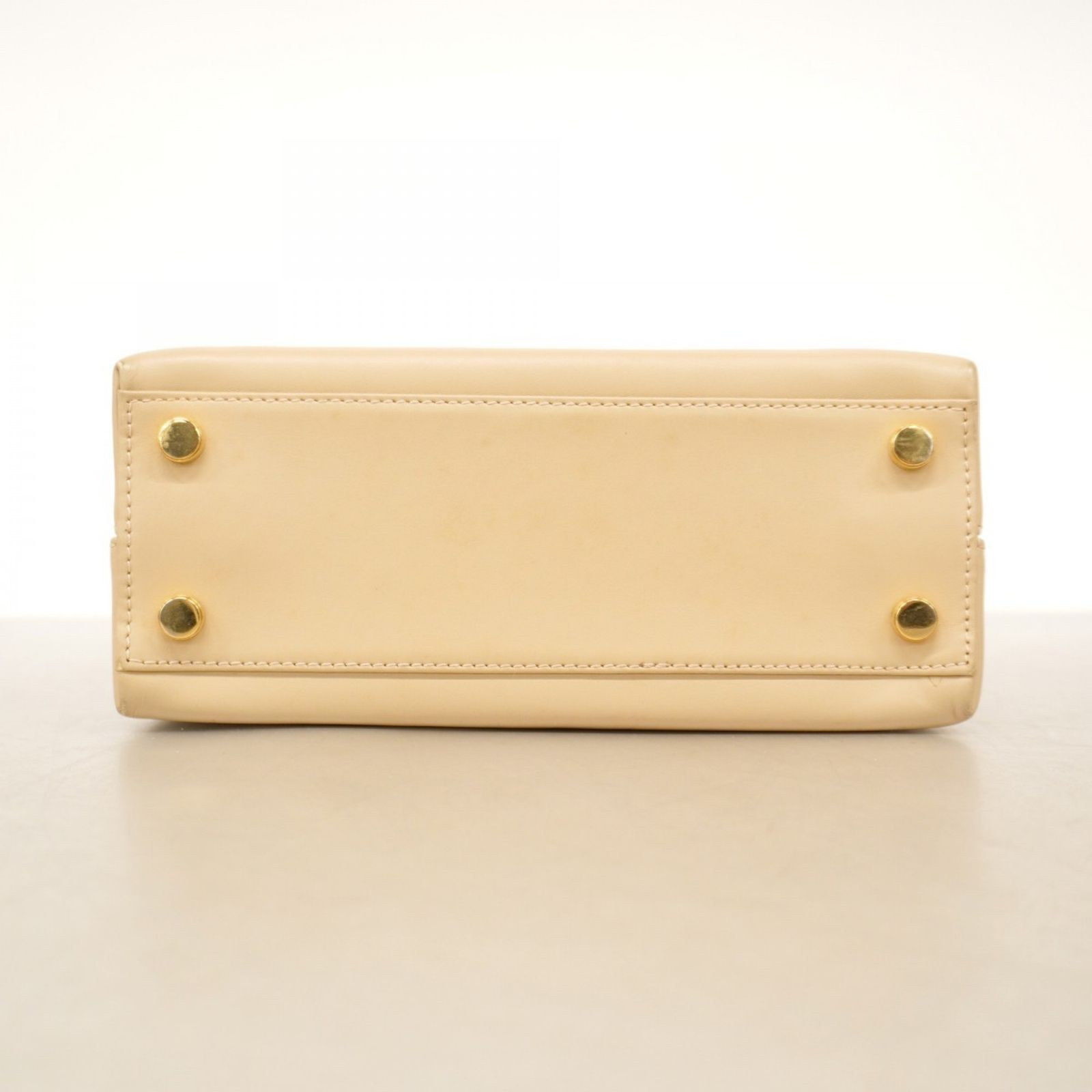 サルヴァトーレ　フェラガモ　ジュリエット　ガンチーニ　ハンドバッグ　ベージュ サルヴァトーレ フェラガモ ガンチーニ ベージュ レザー レディース