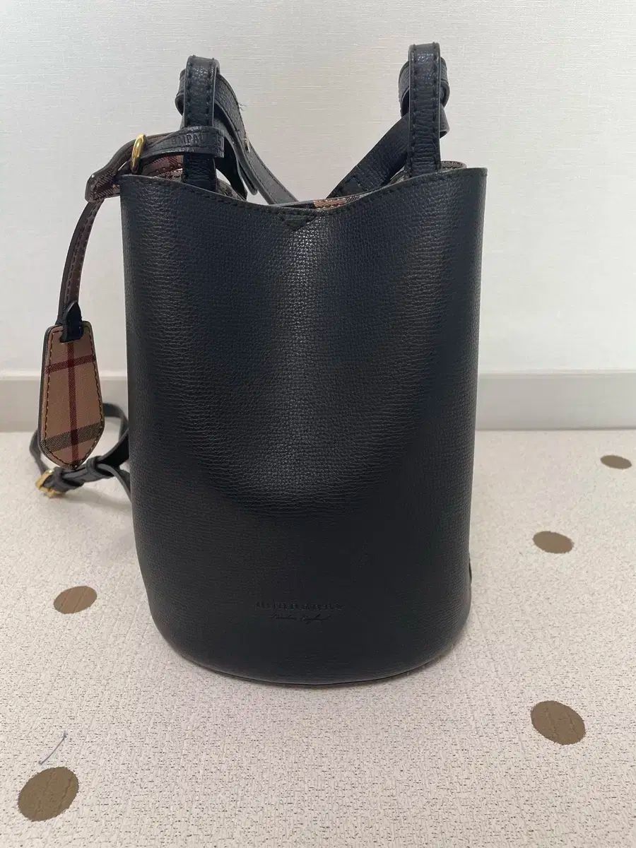 バーバリー ヘイマーケット バケットバッグ