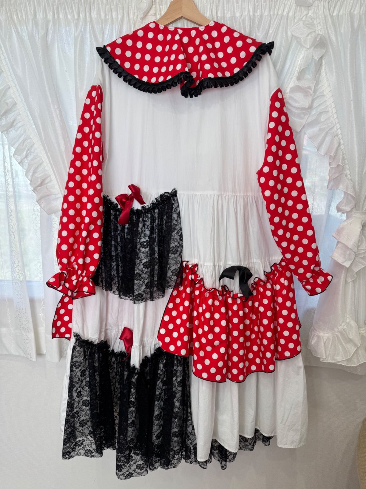 古着リメイクワンピース 水玉フリルリボン赤黒