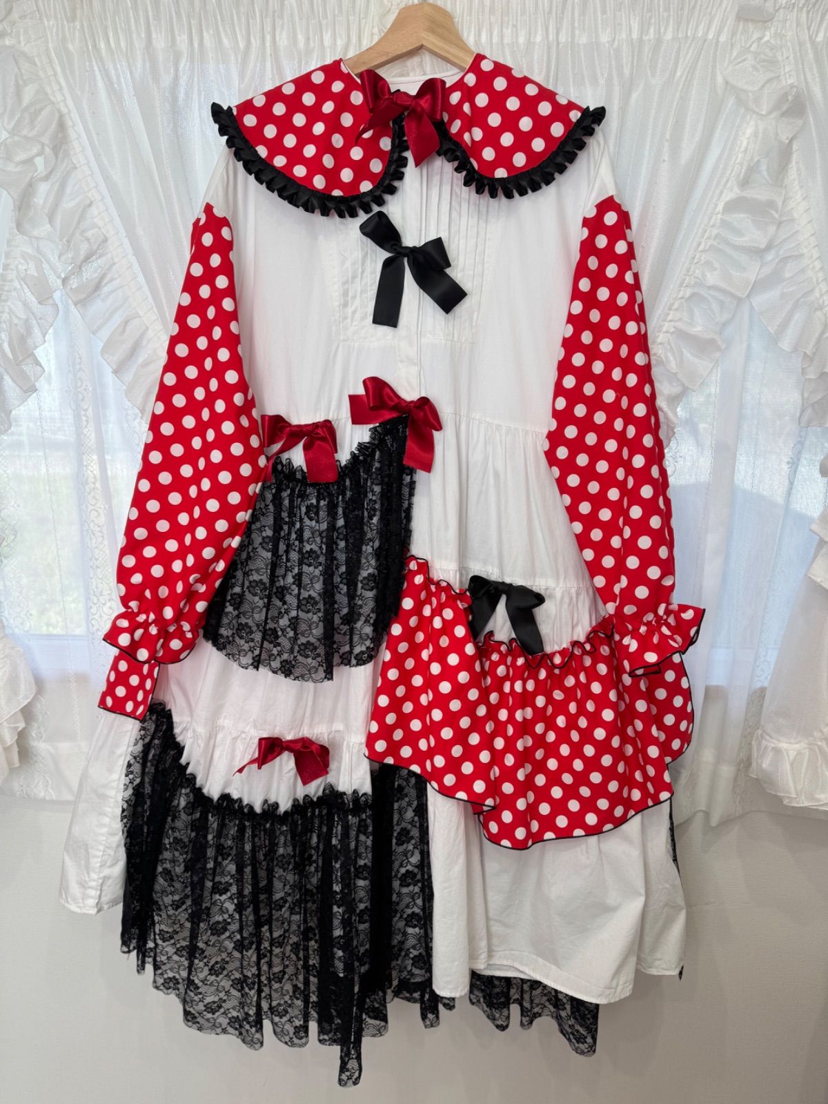 古着リメイクワンピース 水玉フリルリボン赤黒
