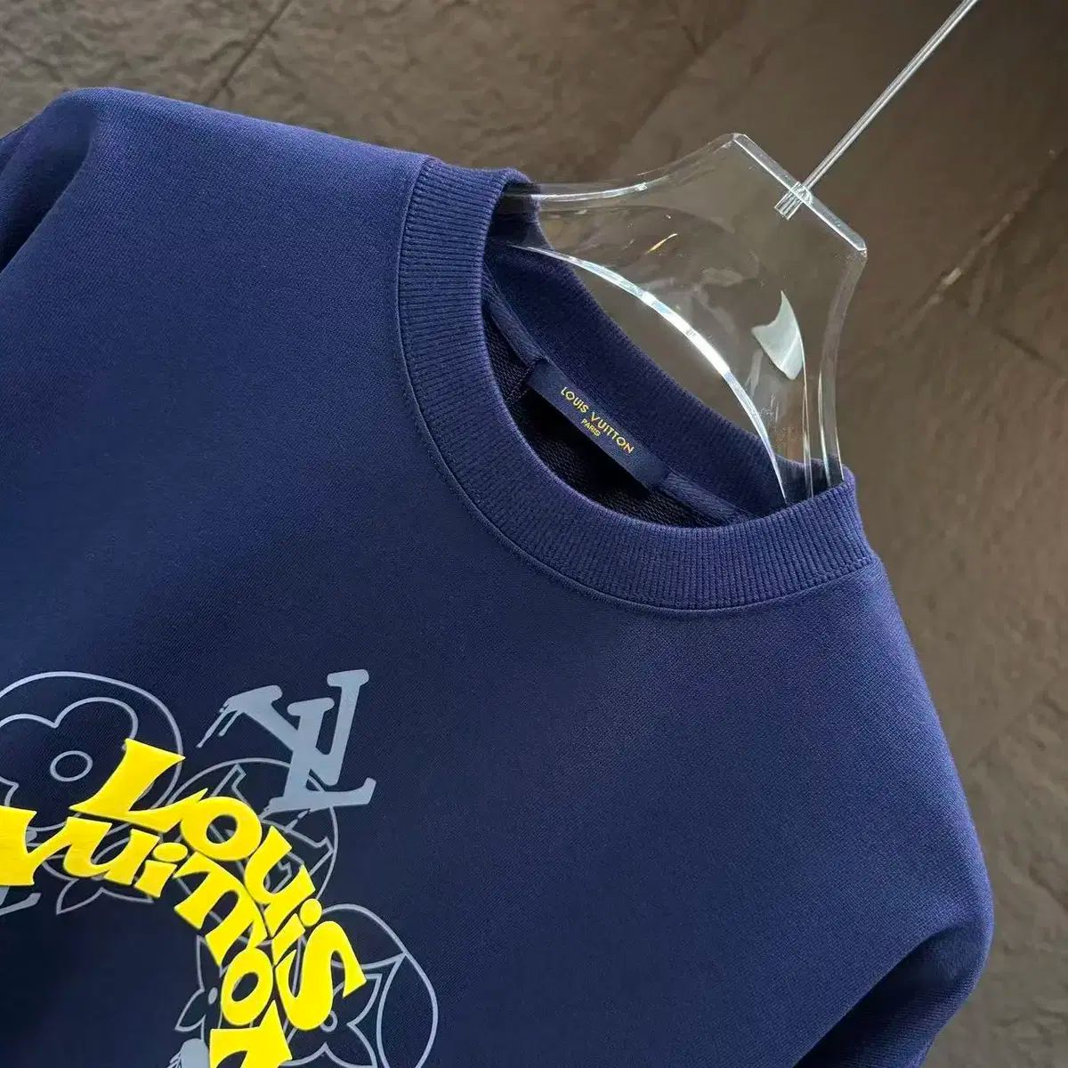 カジュアル ロゴ