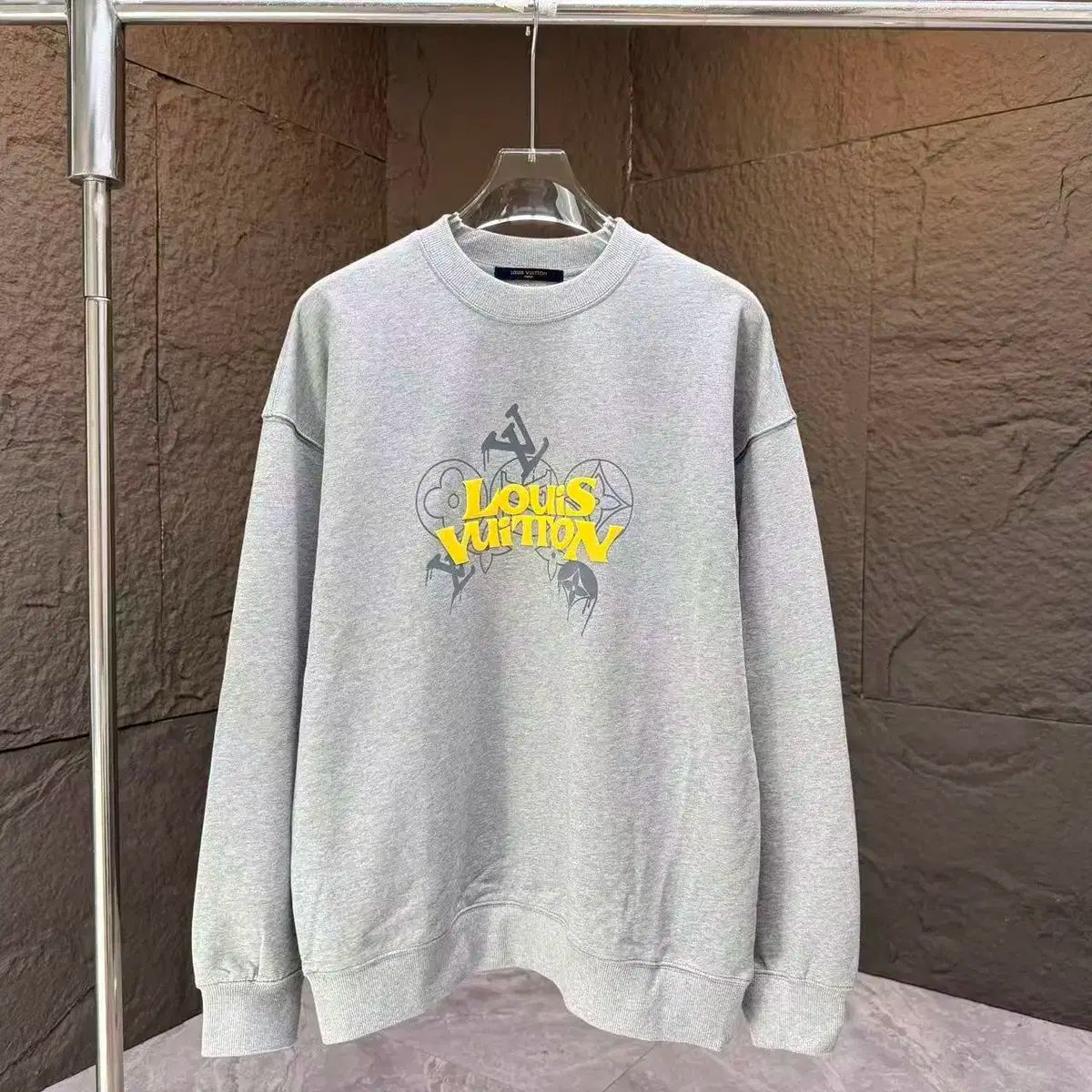 ルイヴィトン ユニセックス カジュアル ロゴ グレー 長袖 スウェット