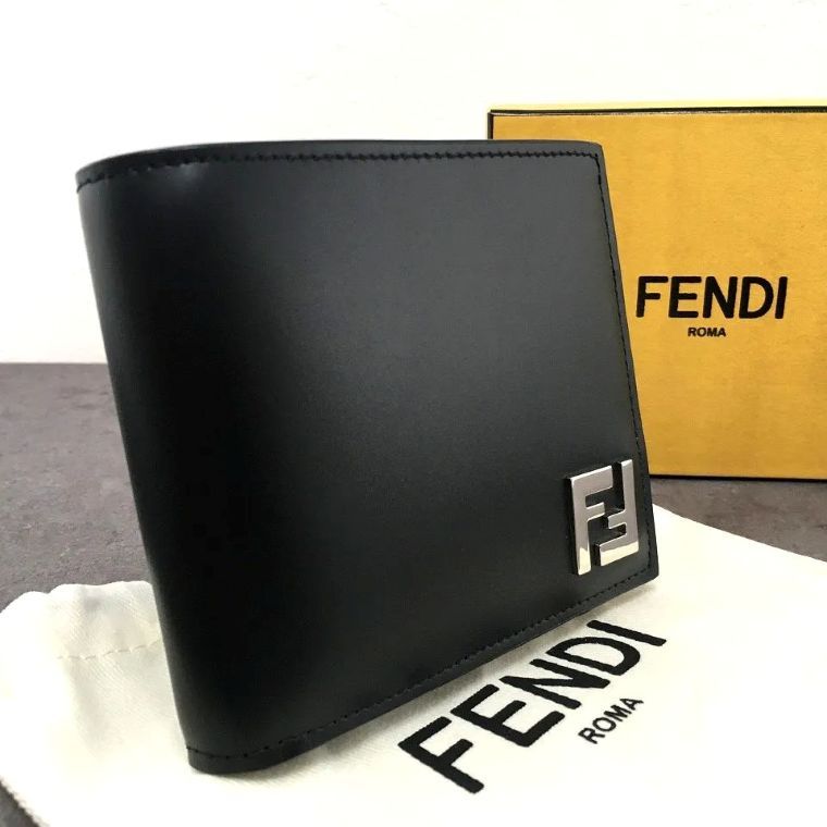 み FENDI 二つ折り札入れ FFスクエア ブラック き 409