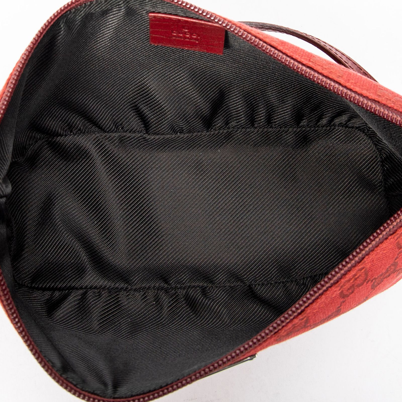 グッチ ポーチ赤GGキャンバスA