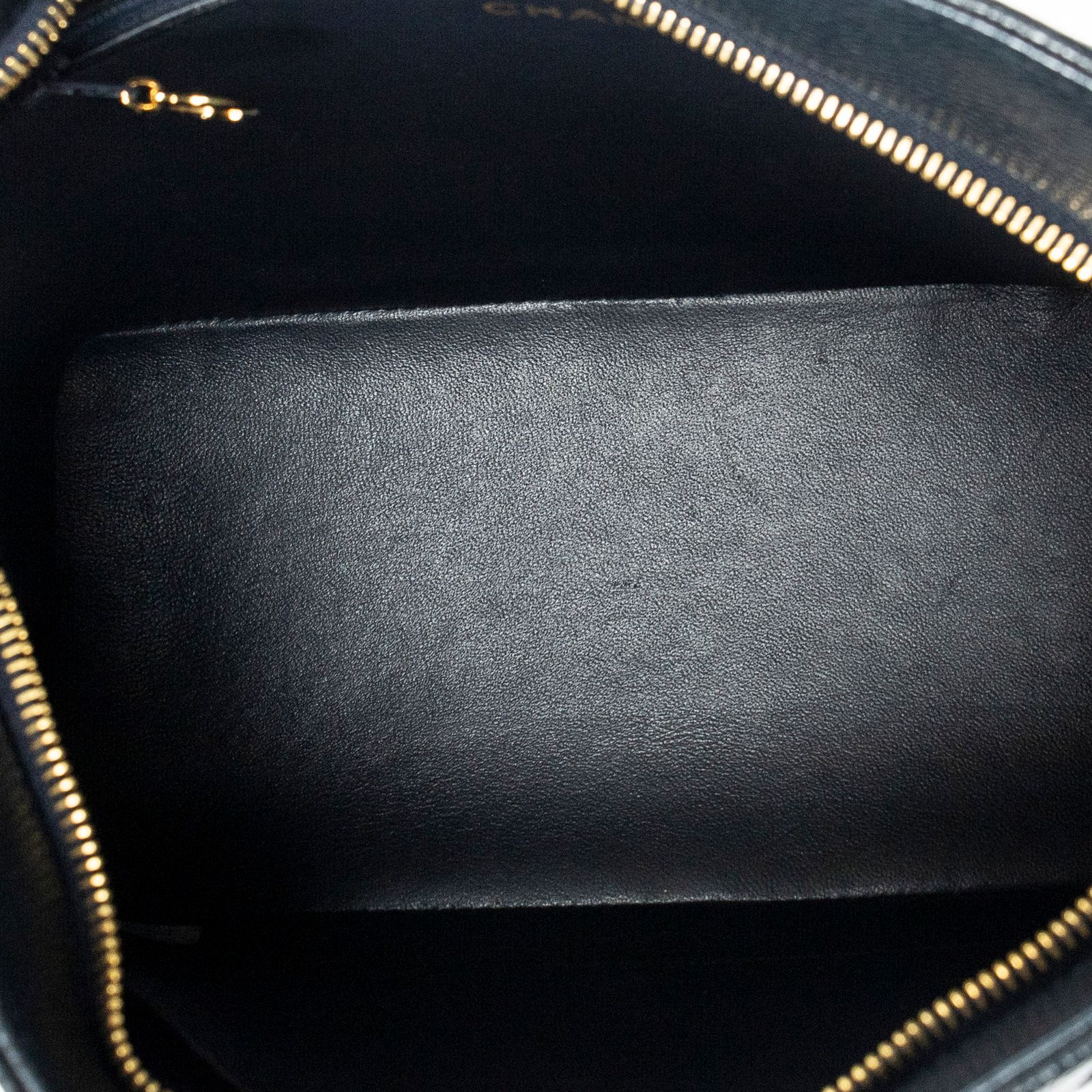 シャネルメダリオントートネイビーマトラッセキャビアレザーA