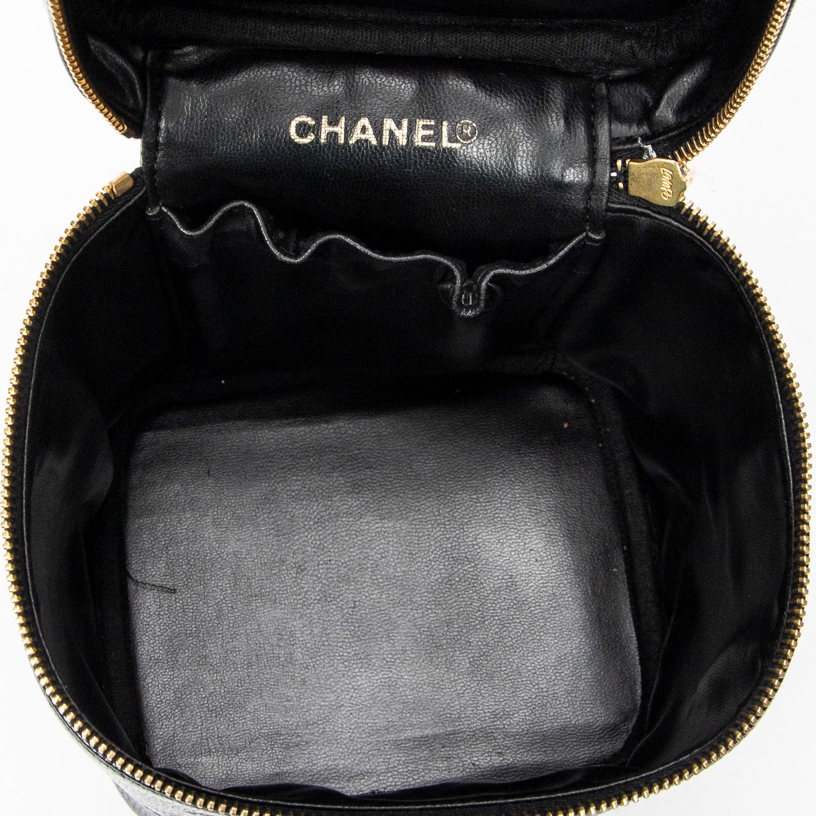 CHANEL シャネル黒キャビアレザーA