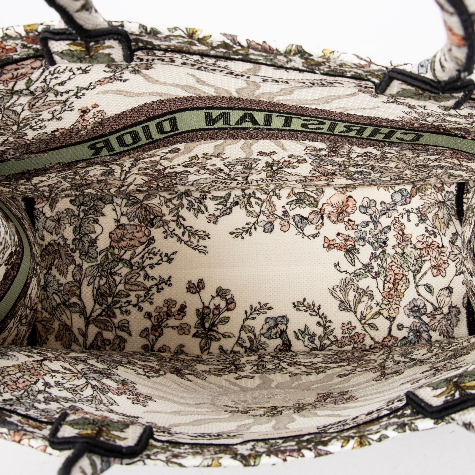 ディオール大ブックトートホワイト