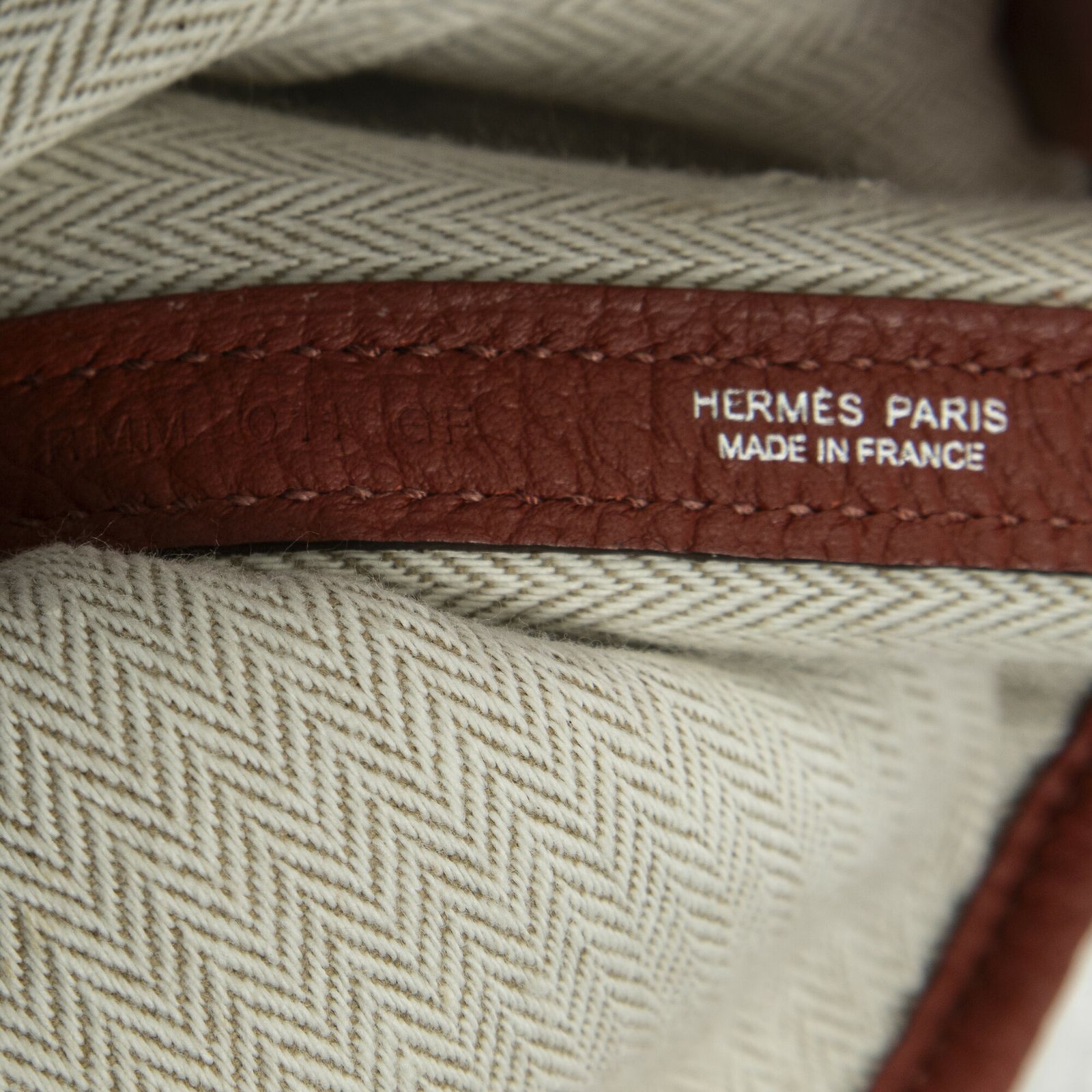 デュシェスネゴンダレザーA