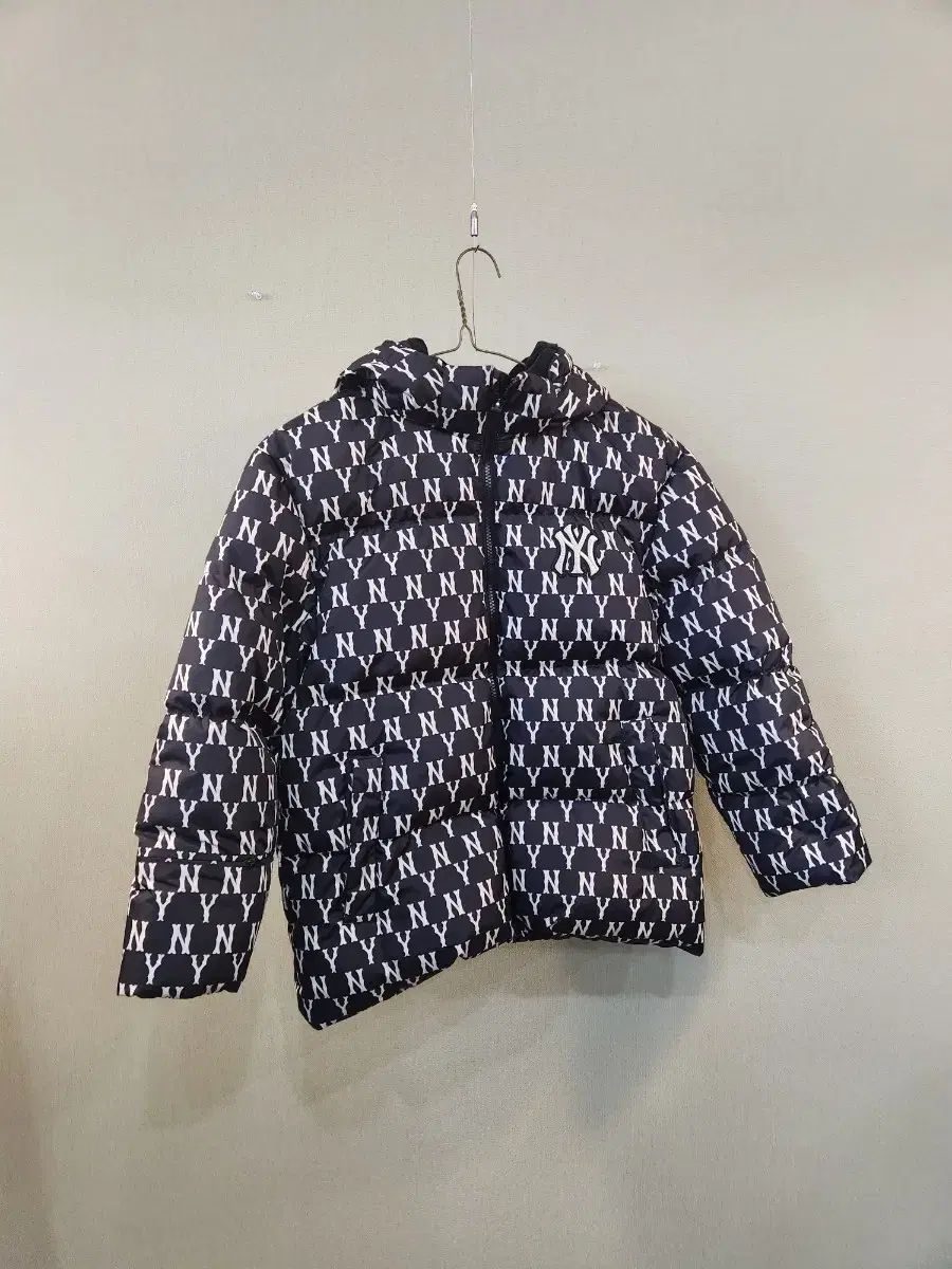 MLBキッズ 145 NY モノグラム ダウン