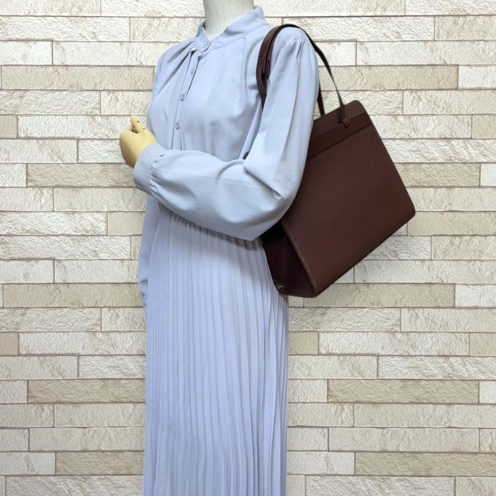 ルイヴィトン M5249H エピ　クロワゼット ショルダーバック ルイヴィトン クロワゼットPM エピ ショルダーバッグ エピレザー