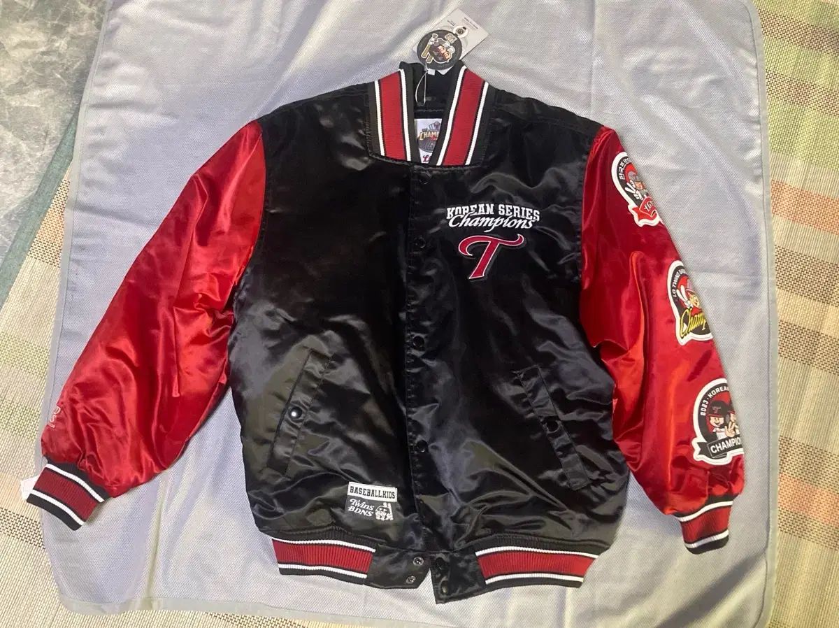 BDNS X LG TWINS 2025 チャンピオン アウター レッド M 含む