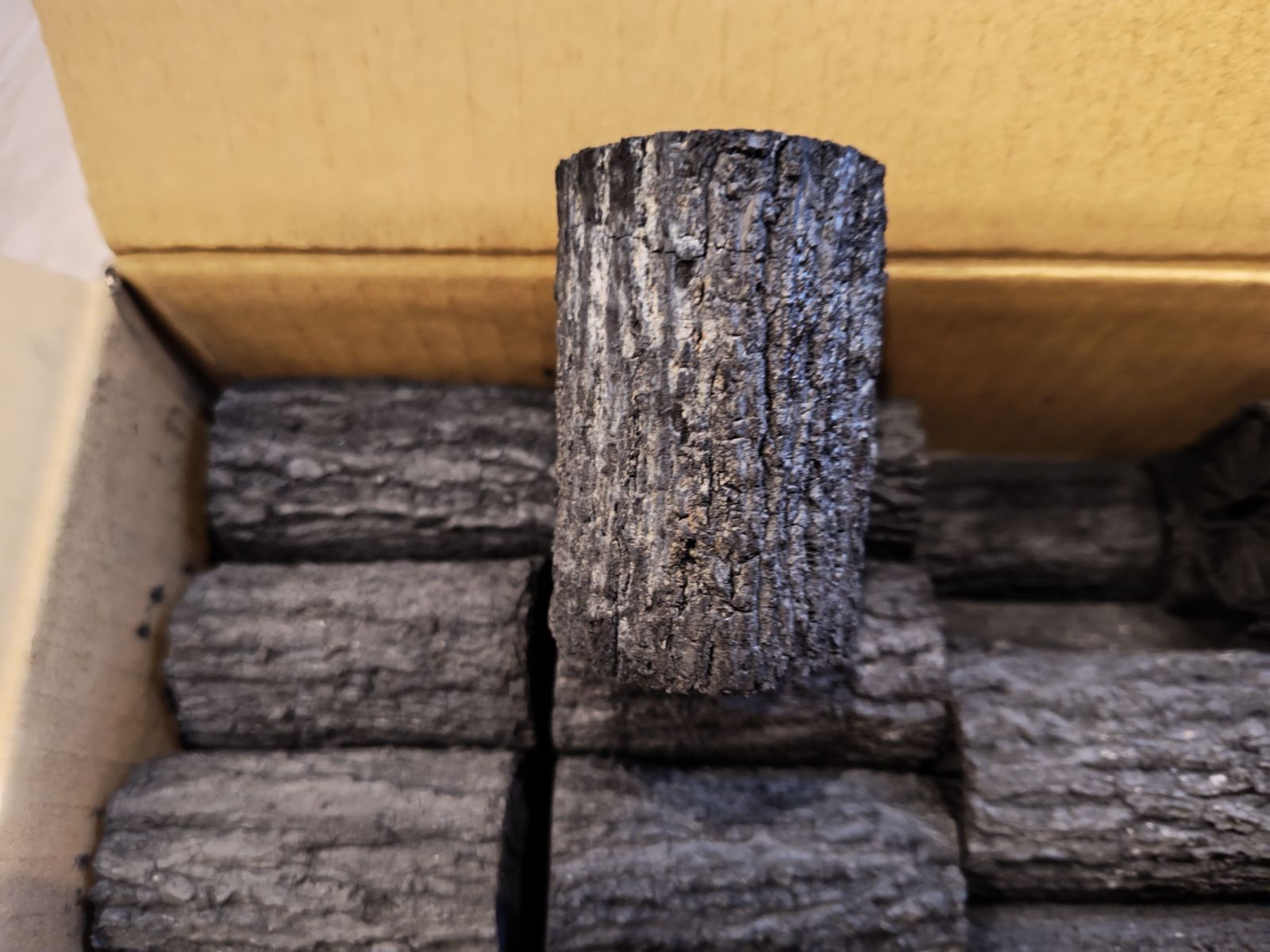 送料込【逢絢亭・新品】茶の湯炭 割ぎっちょと丸ぎっちょセット 炉用 くぬぎ炭 Amazon｜逢絢亭茶道具 茶の湯炭 丸ぎっちょのみ 炉用 くぬぎ炭 2.53