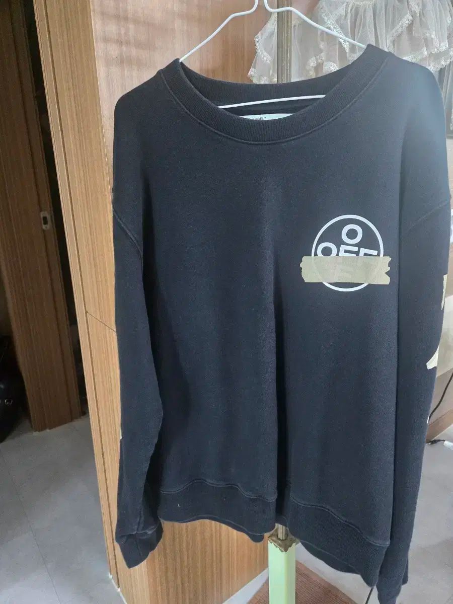 オフホワイト テープ アロー スウェット