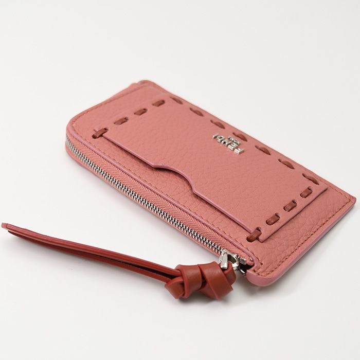 FENDI フェンディ