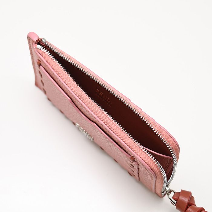 フェンディ ピーカブー