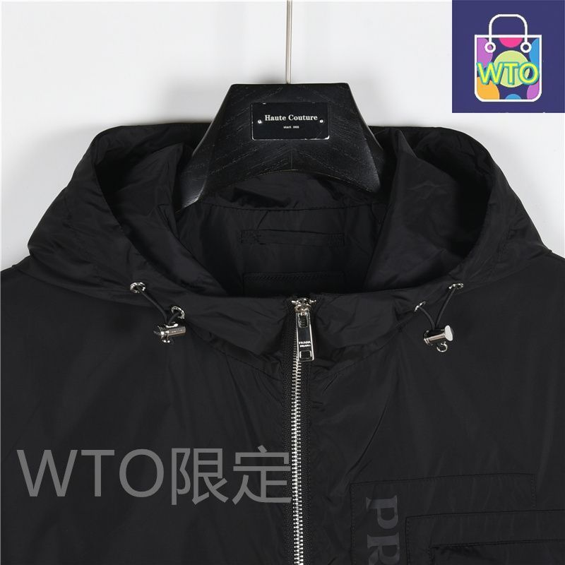 胸ロゴジッパー付きフードジャケットシリーズ 軽量保温素材アウター