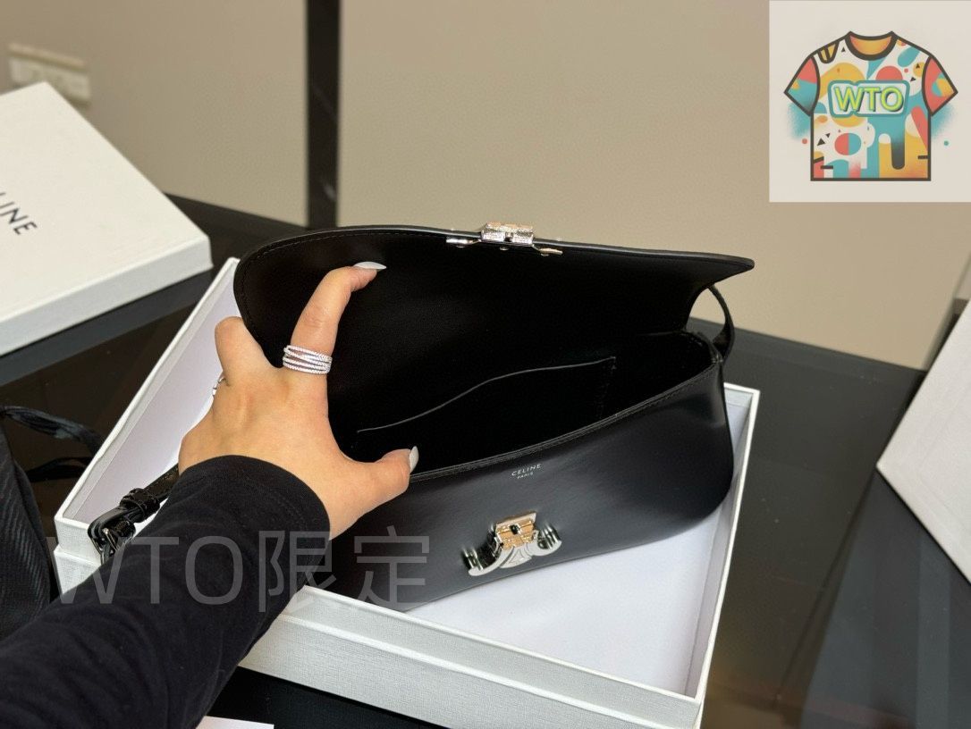 ローラ アンダーアームバッグ