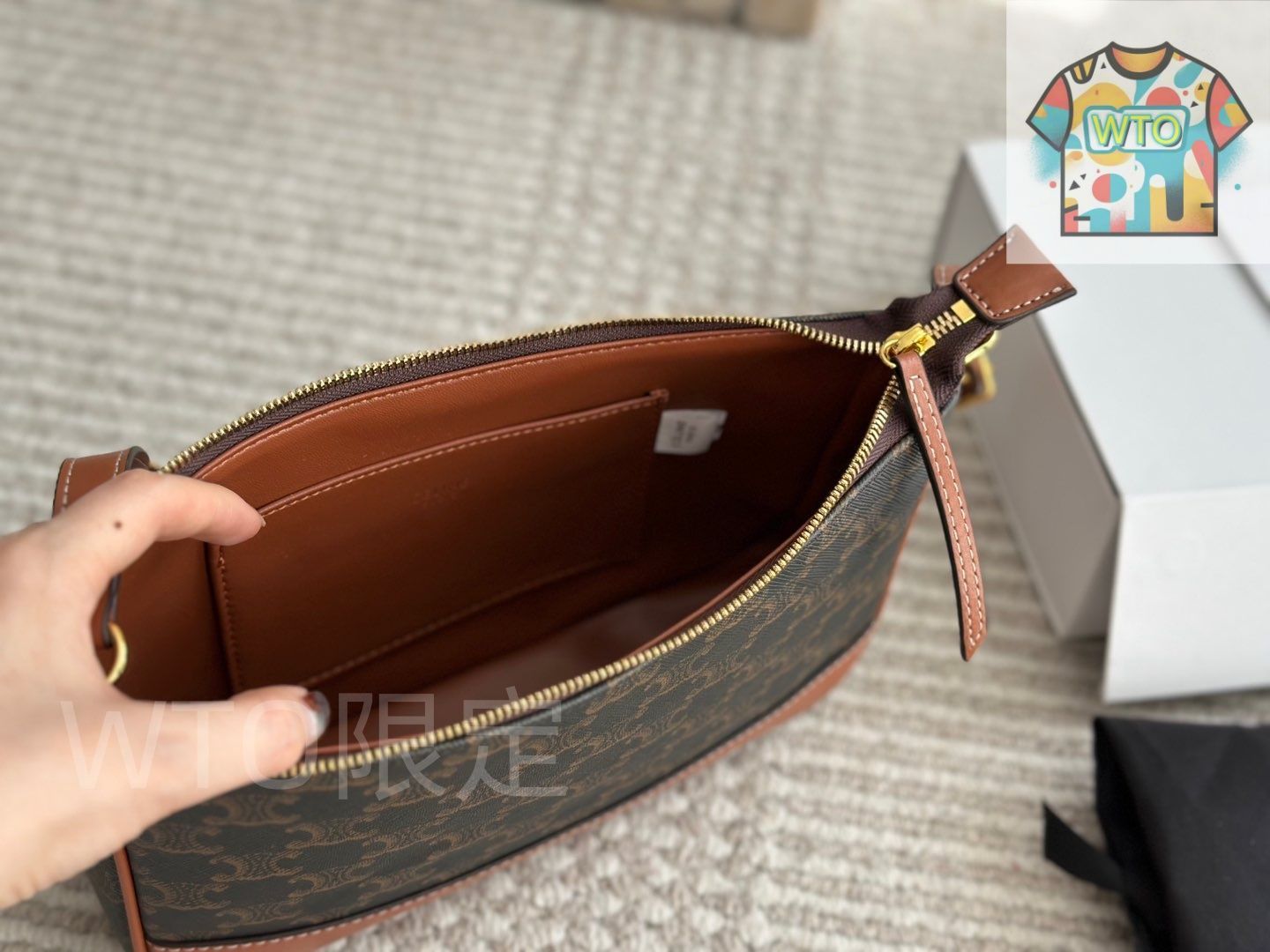 アンダーアームバッグ -